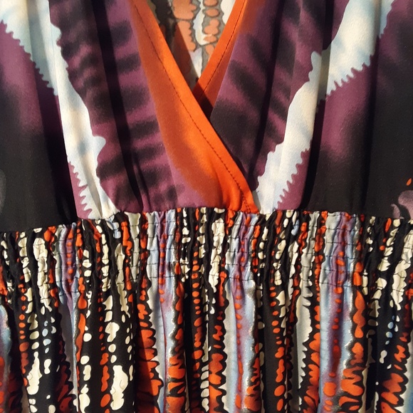 Multicolor Pull Over Top - Picture 2 of 3